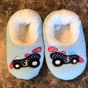 Snoozies baby slippers